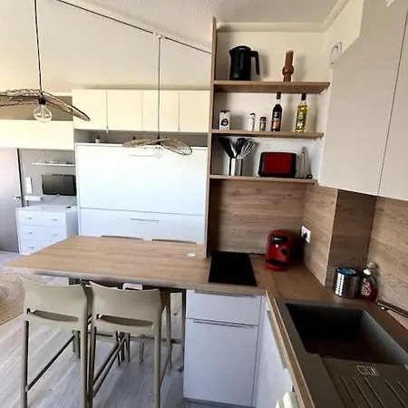 Sublime Vue Piscine Clim Lägenhet